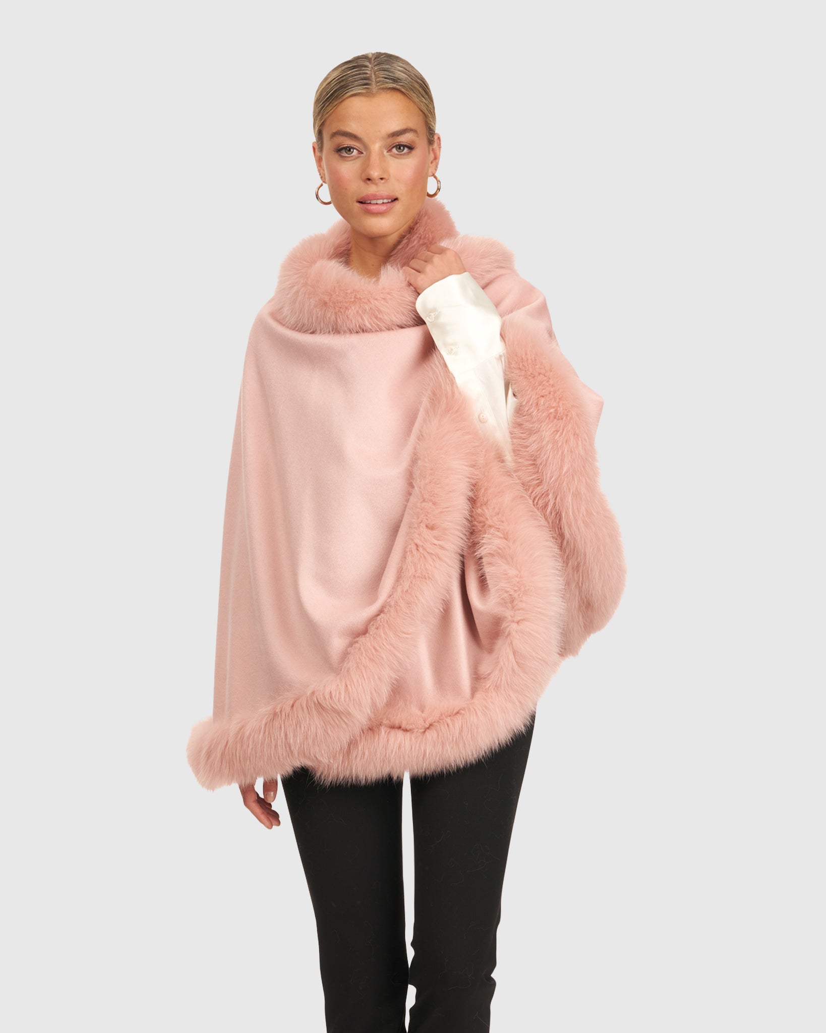 #Color_Light Pink