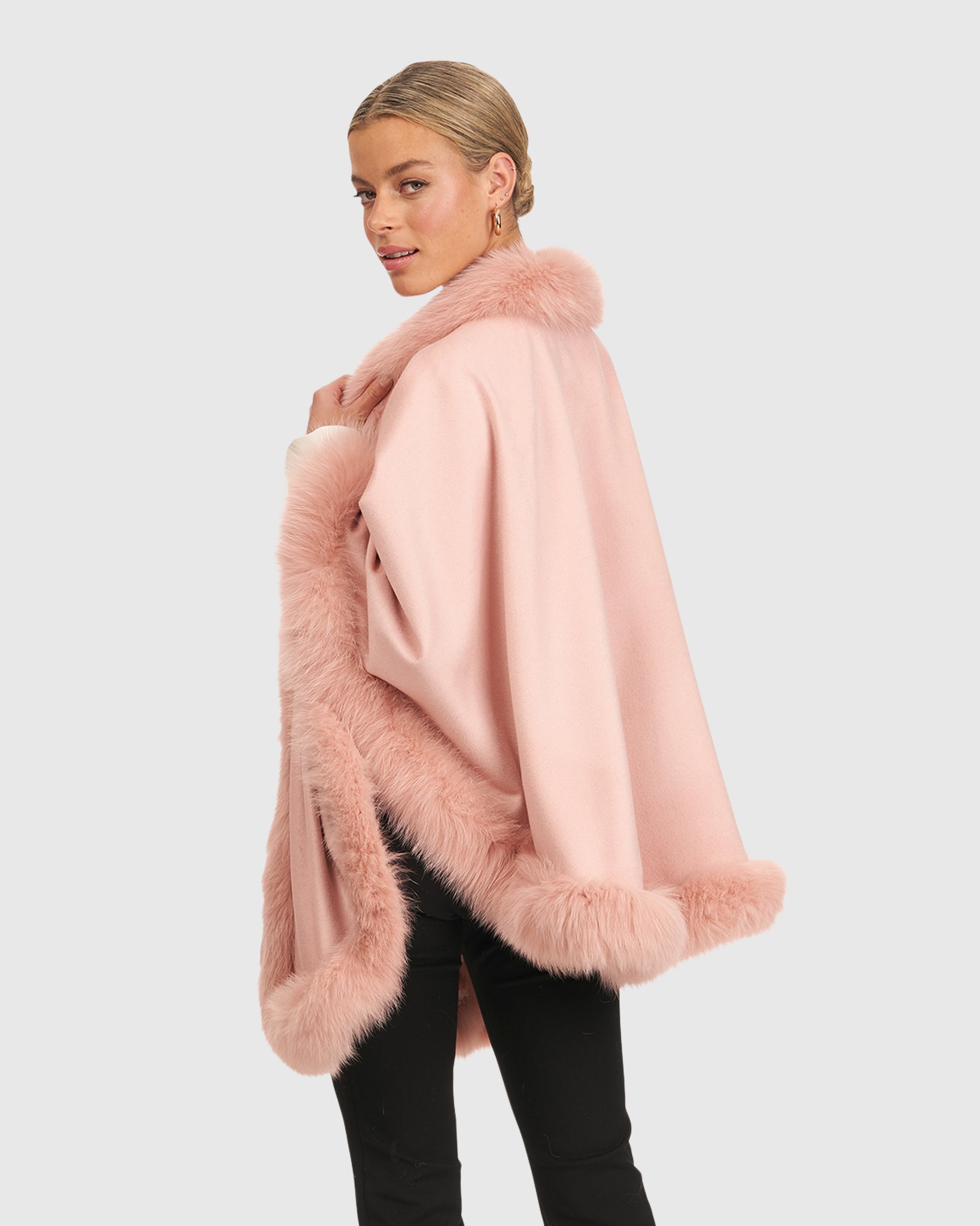 #Color_Light Pink