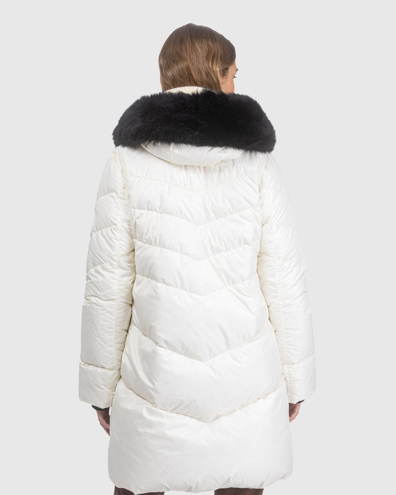 APRES-SKI JACKET WITH DETACHABLE TOSCANA LAMB HOOD TRIM