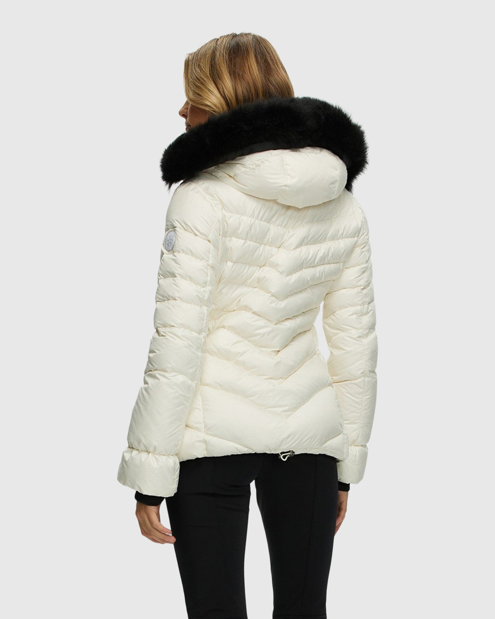#Color_IVORY/BLACK
