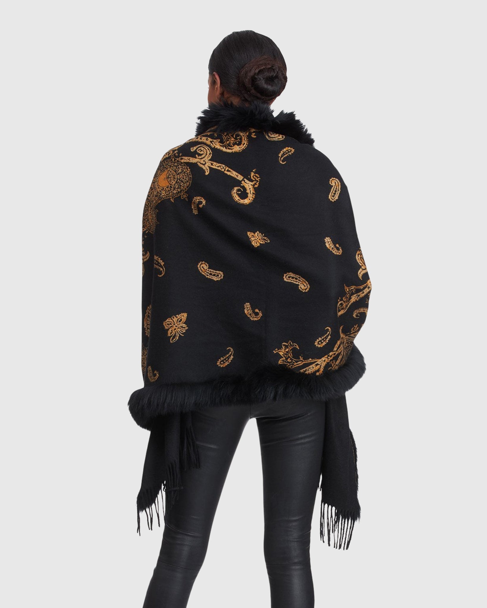 #Color_BLACK GOLD PAISLEY
