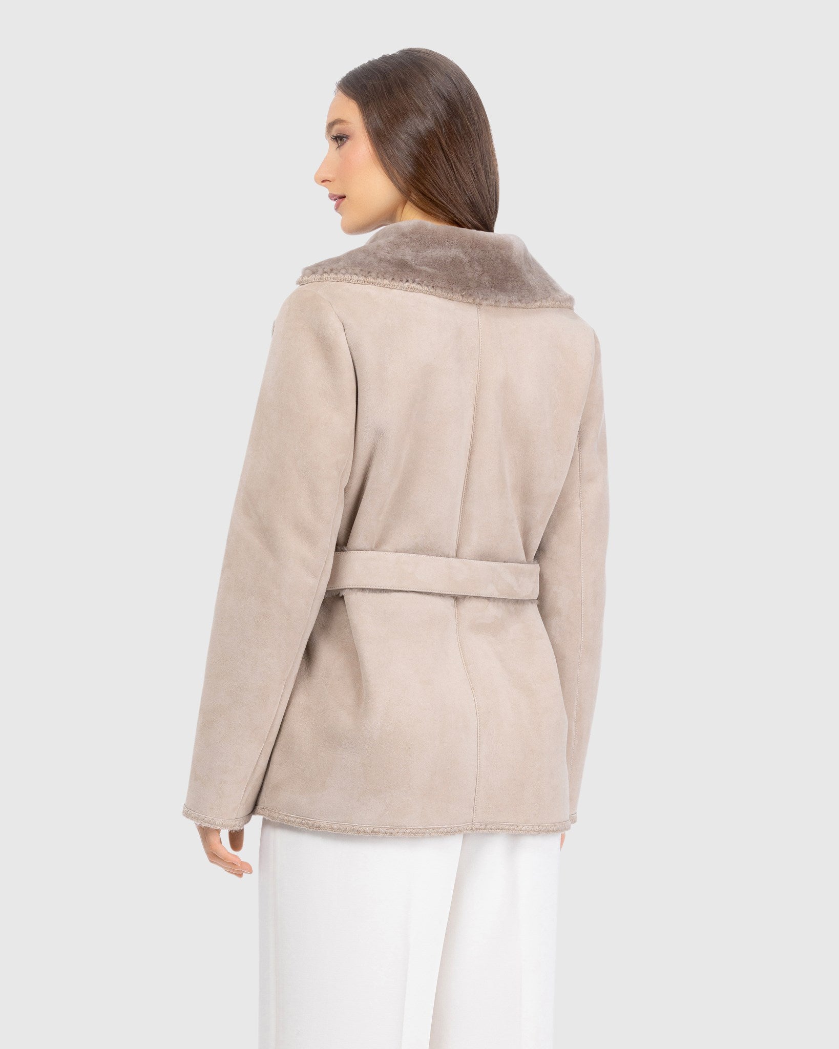 #Color_TAUPE