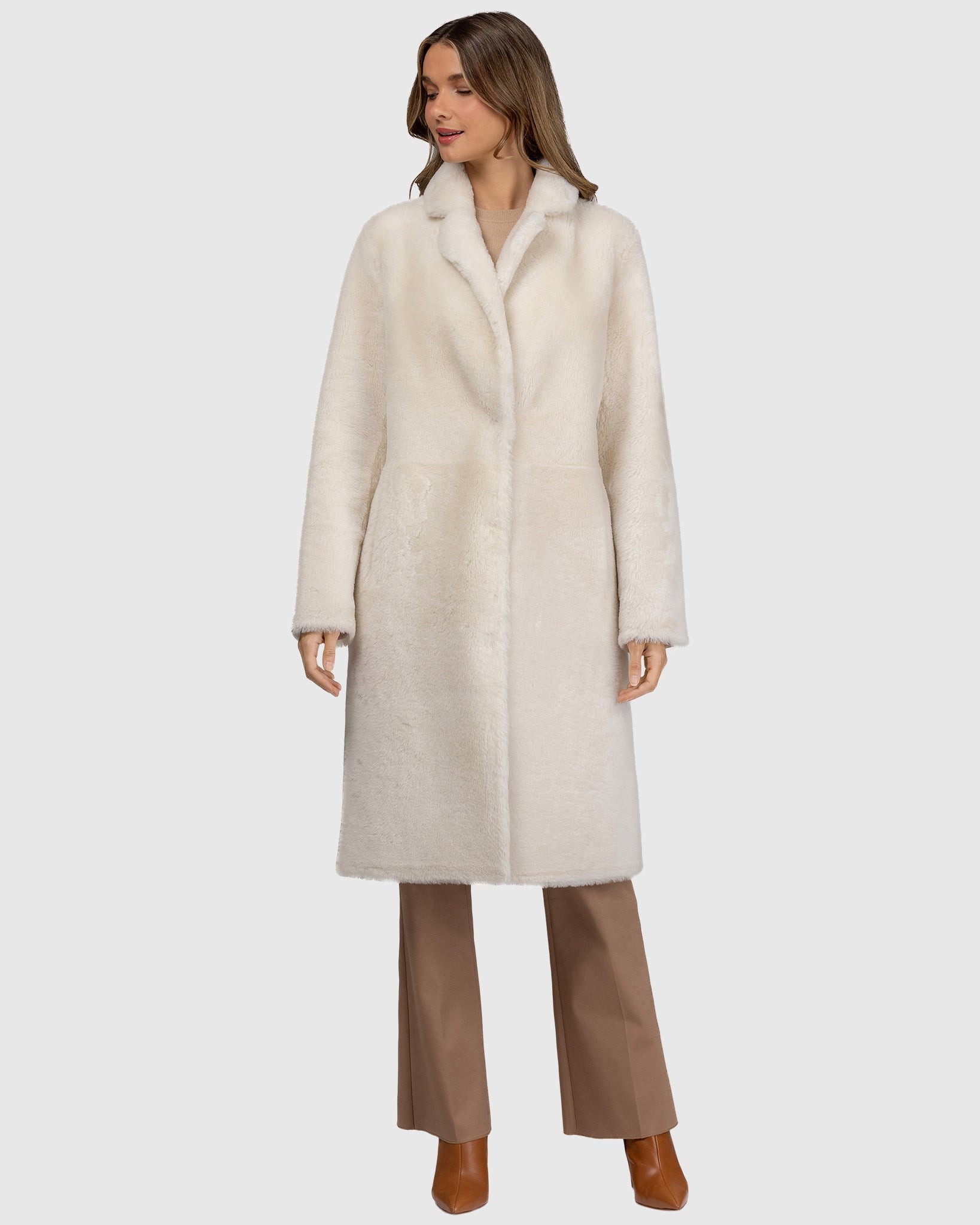 REVERSIBLE MERINO SHEARLING LAMB SHORT COAT