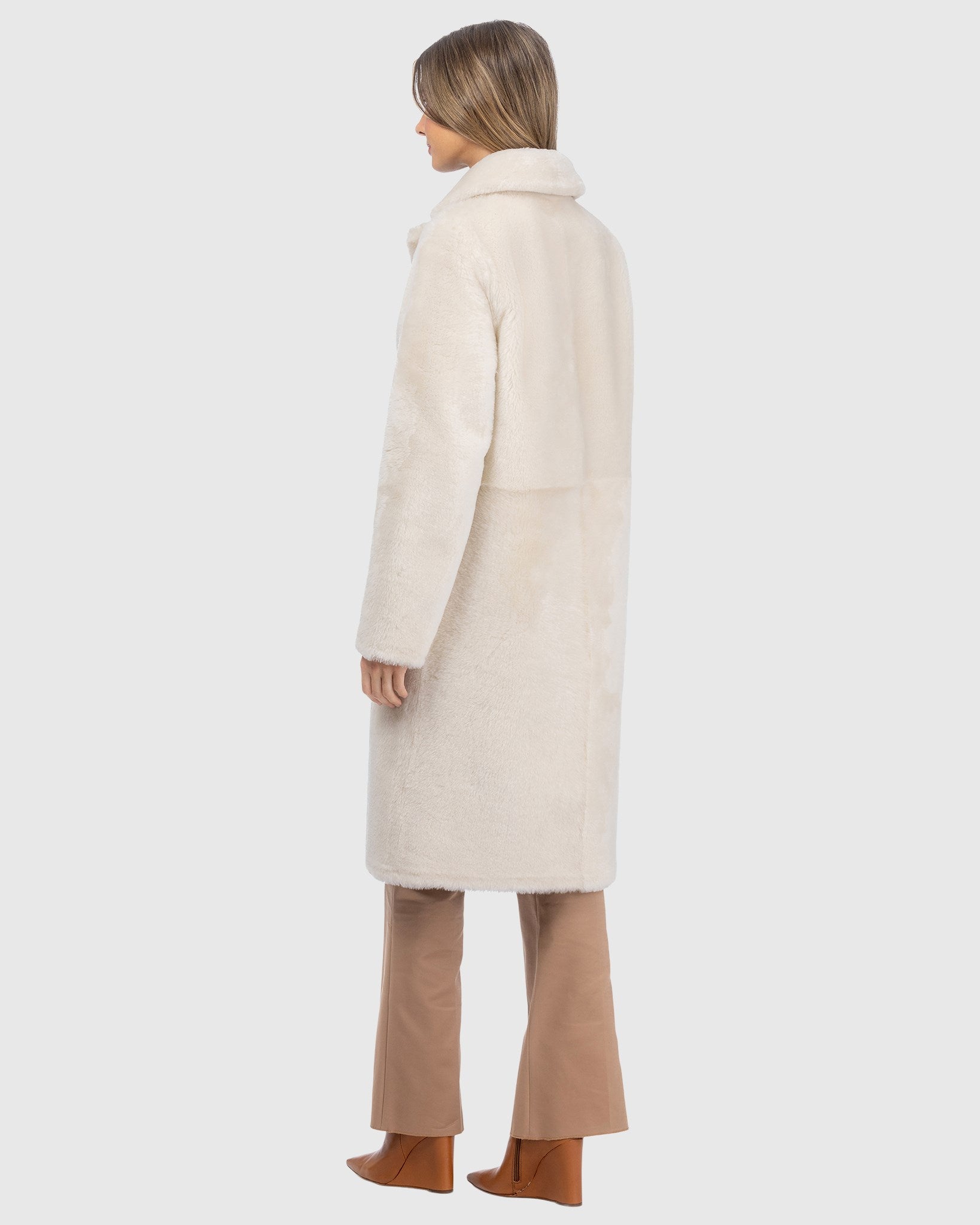 REVERSIBLE MERINO SHEARLING LAMB SHORT COAT