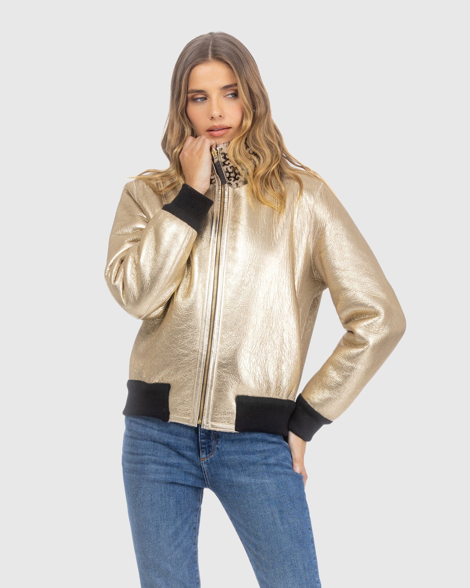 #Color_BEIGE/BLACK INSIGNIA/GOLD
