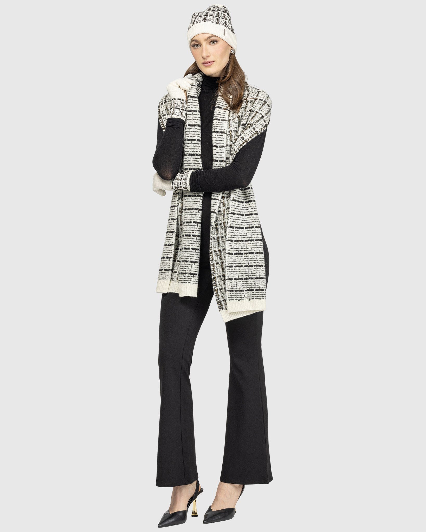 #Color_IVORY/BLACK